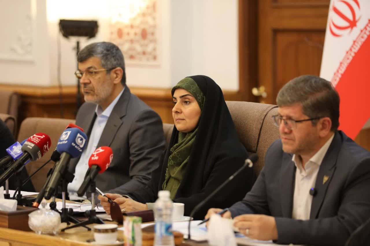 Governor of Yazd in a meeting with the Minister of Roads and Urban Development: Pishgaman Dry Port plays a key role in exports and sustainable development 